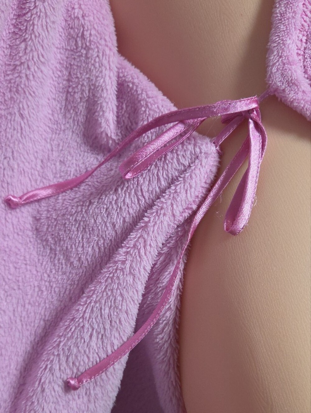 Hello Kitty Hooded Fleece Robe - Picture 6 of 8